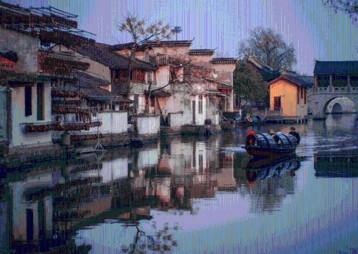 钢琴老师在琴键上“写歌词学琴”